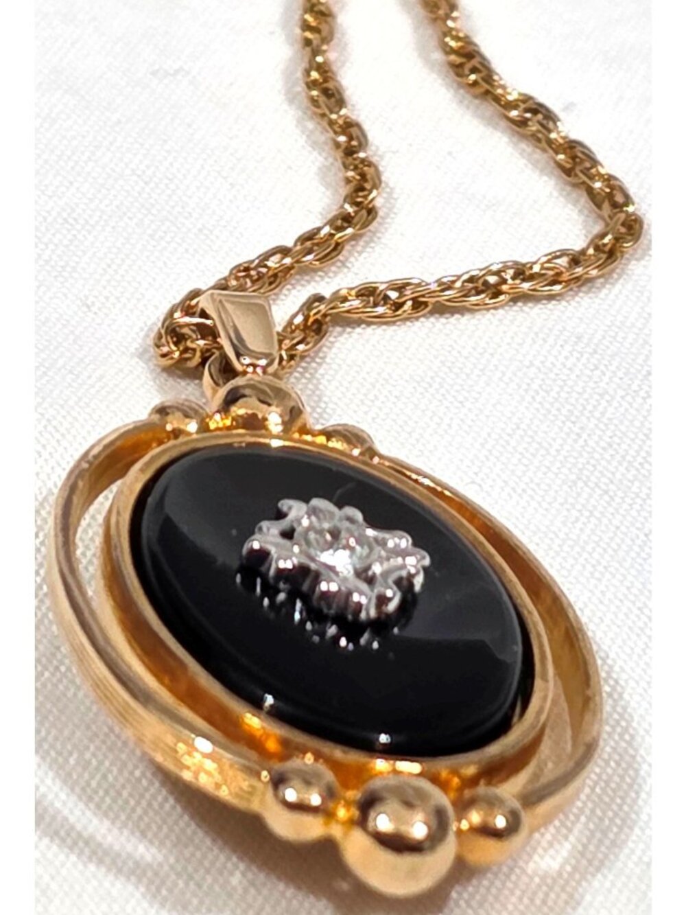 Avon VICTORIAN style REVERSIBLE PENDANT NECKLACE black onyx gold-tone 20" chain - Picture 16 of 16